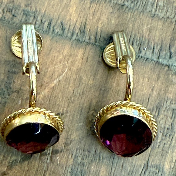 Vintage Carla 1/20 14K Gold-Filled Clip-On Earrings Purple Glass Stone - Picture 3 of 7